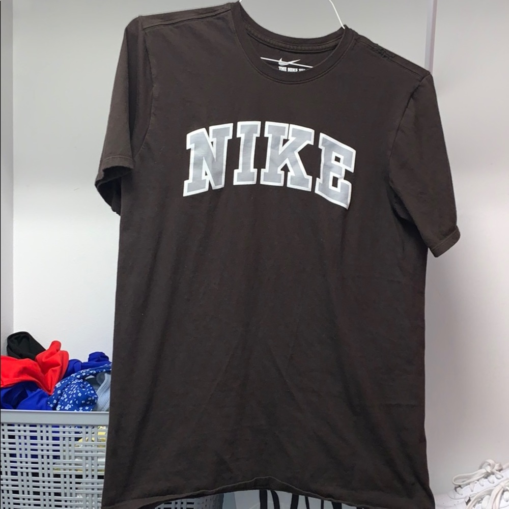 vintage brown Nike men’s size medium t shirt